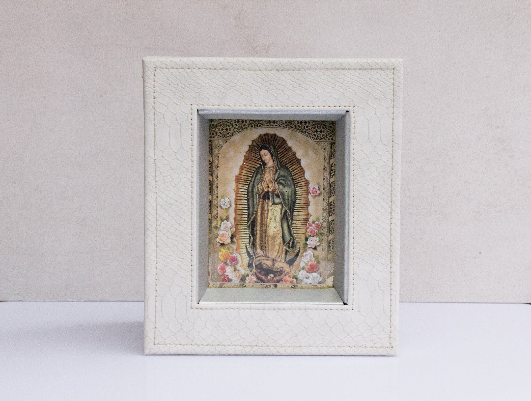 Marco de piel con virgen - PAQUETE 10 PIEZAS